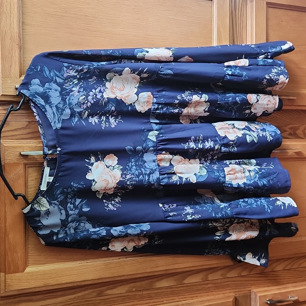 Maurices Navy Blue Floral Top Size Medium